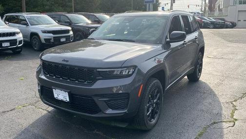 2025 Jeep Grand Cherokee Laredo