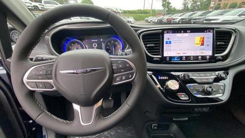 2025 Chrysler Pacifica L