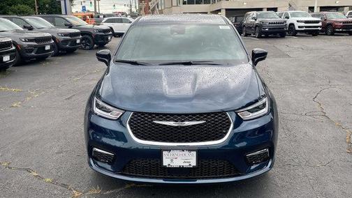 2025 Chrysler Pacifica L