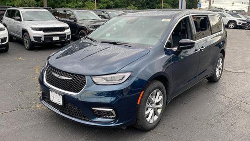 2025 Chrysler Pacifica L