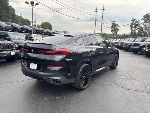 Black Sapphire Metallic 2022 BMW X6 xDrive40i