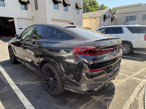 Black Sapphire Metallic 2022 BMW X6 xDrive40i