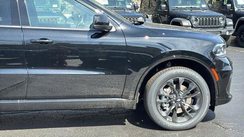 DB Black Crystal Clearcoat 2026 Dodge Durango GT