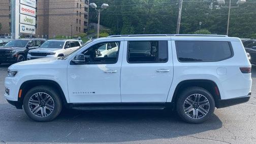 2025 Jeep Wagoneer L Base