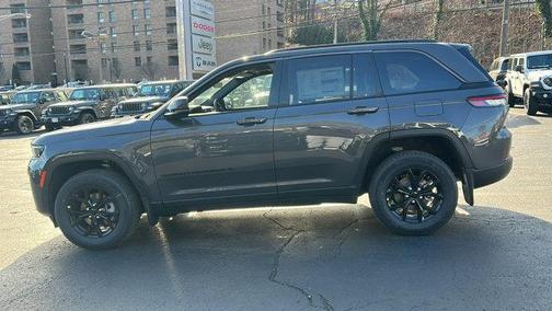 2026 Jeep Grand Cherokee Altitude