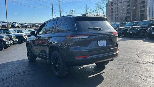 2026 Jeep Grand Cherokee Altitude