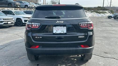 2022 Jeep Compass Latitude Lux