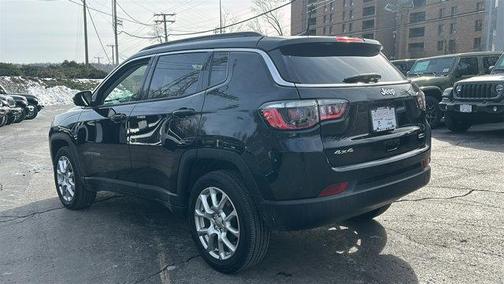 2022 Jeep Compass Latitude Lux