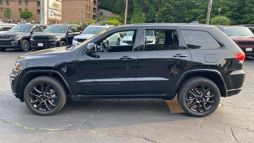 2022 Jeep Grand Cherokee Laredo