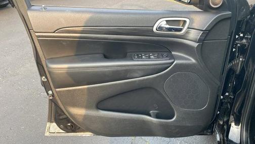 2022 Jeep Grand Cherokee Laredo