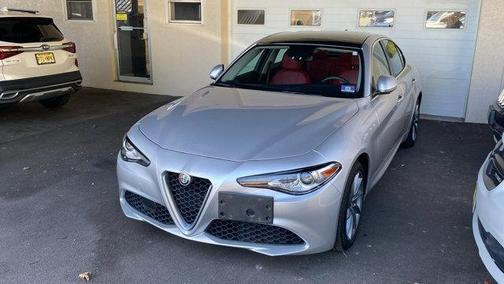 2017 Alfa Romeo Giulia Base