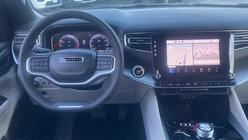 2025 Jeep Wagoneer Base
