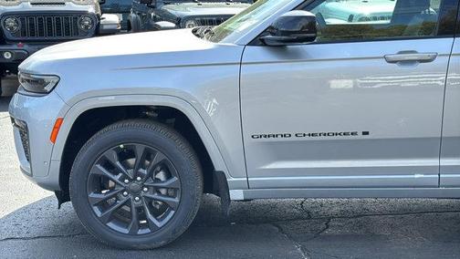 Silver Zynith 2026 Jeep Grand Cherokee Limited
