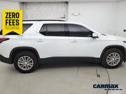 White 2022 Chevrolet Traverse LT Leather