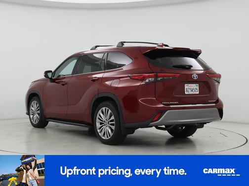 Burgundy 2022 Toyota Highlander Hybrid Platinum