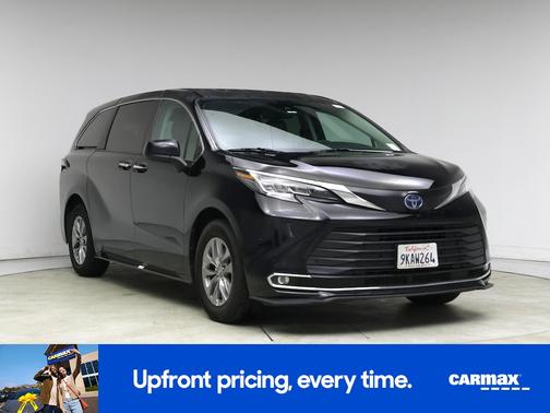 2022 Toyota Sienna XLE