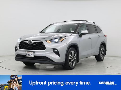 Silver 2021 Toyota Highlander XLE