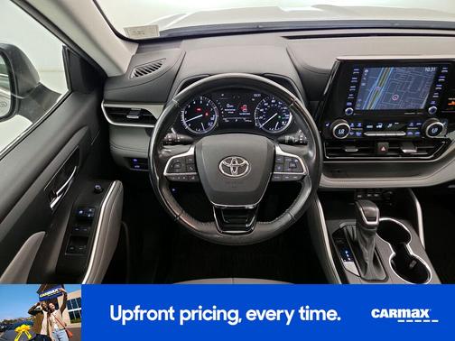 Silver 2021 Toyota Highlander XLE