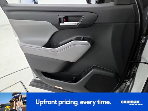 Silver 2021 Toyota Highlander XLE