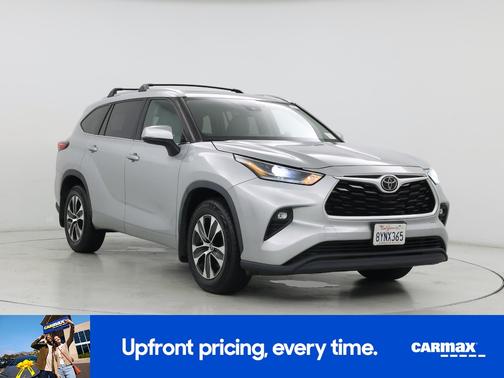 Silver 2021 Toyota Highlander XLE