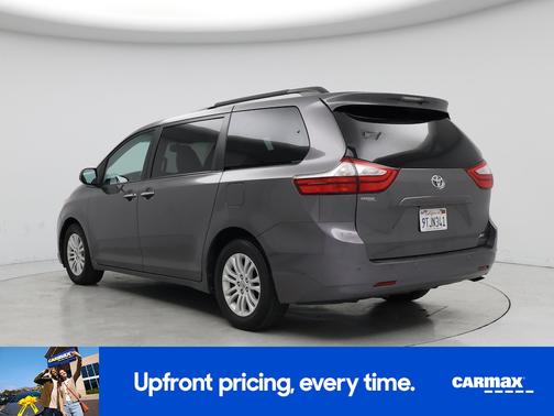 2017 Toyota Sienna XLE