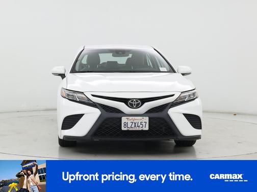 White 2019 Toyota Camry SE