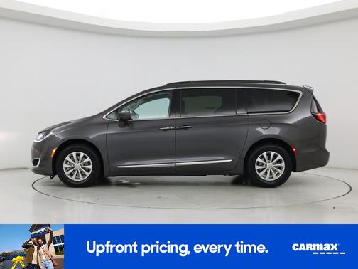 Gray 2017 Chrysler Pacifica Touring L