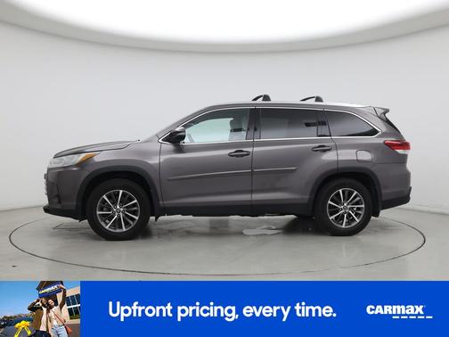 Gray 2019 Toyota Highlander XLE