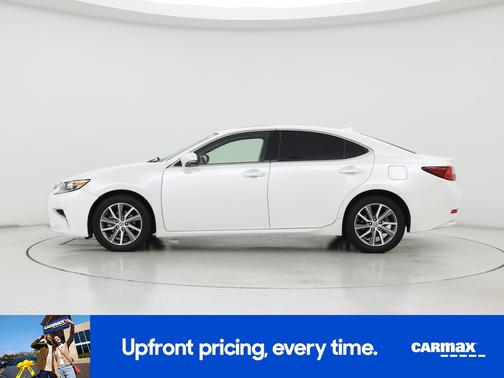 White 2017 Lexus ES 300h