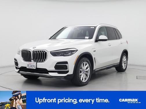 White 2023 BMW X5 PHEV XDrive45e