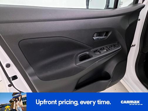 White 2021 Nissan Versa SV