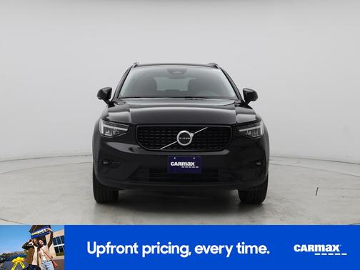 2025 Volvo XC40 B5 Plus Dark Theme