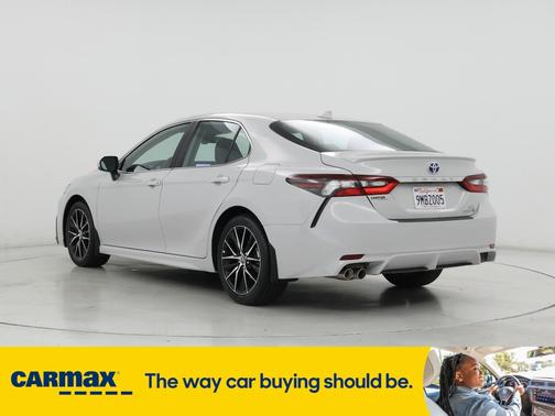 2024 Toyota Camry Hybrid SE