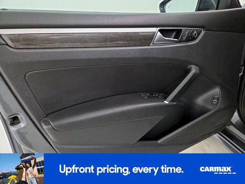 2016 Volkswagen Passat SE