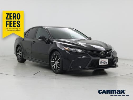 Black 2022 Toyota Camry SE