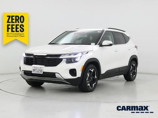 White 2024 Kia Seltos EX