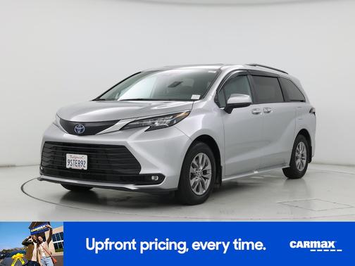 2025 Toyota Sienna XLE