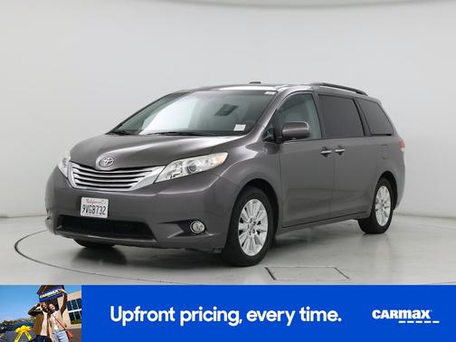 Silver 2014 Toyota Sienna XLE