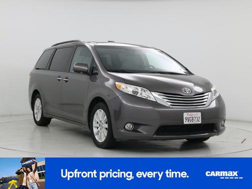 Silver 2014 Toyota Sienna XLE