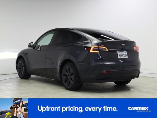 Gray 2025 Tesla Model Y Long Range
