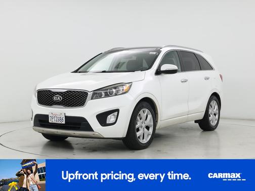 White 2016 Kia Sorento SX
