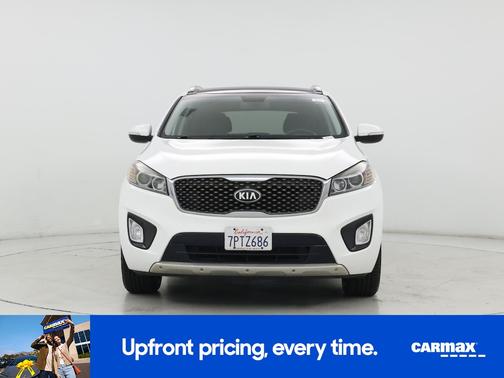 White 2016 Kia Sorento SX