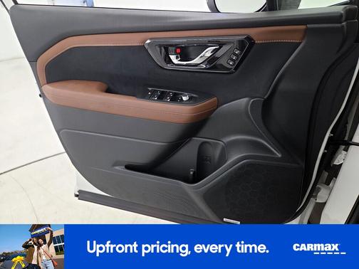 White 2025 Subaru Forester Hybrid Touring