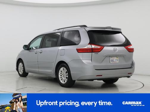 2017 Toyota Sienna XLE