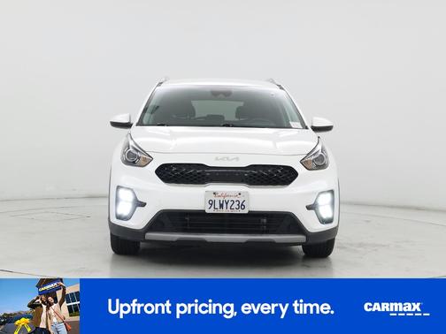 White 2022 Kia Niro LXS