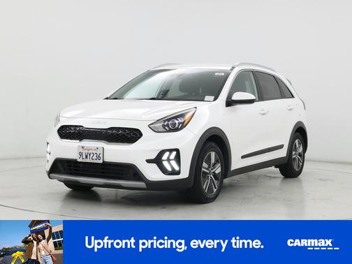White 2022 Kia Niro LXS