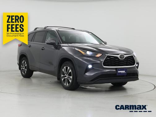 Gray 2022 Toyota Highlander XLE