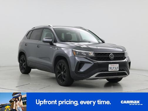 Gray 2023 Volkswagen Taos SE