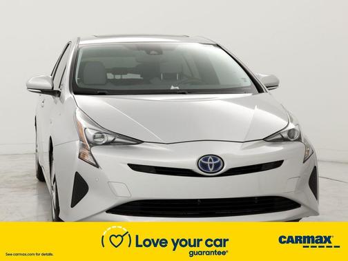 Photo 5 of 20 of 2017 Toyota Prius Four