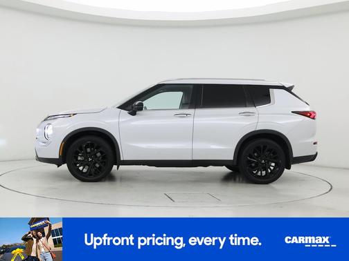 White 2023 Mitsubishi Outlander SE Black Edition